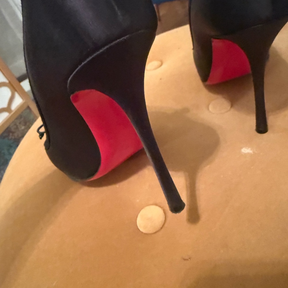 Christian Louboutin Black Satin Heels size 8.5 US or 39 EU - Picture 3 of 9